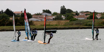 windsurf